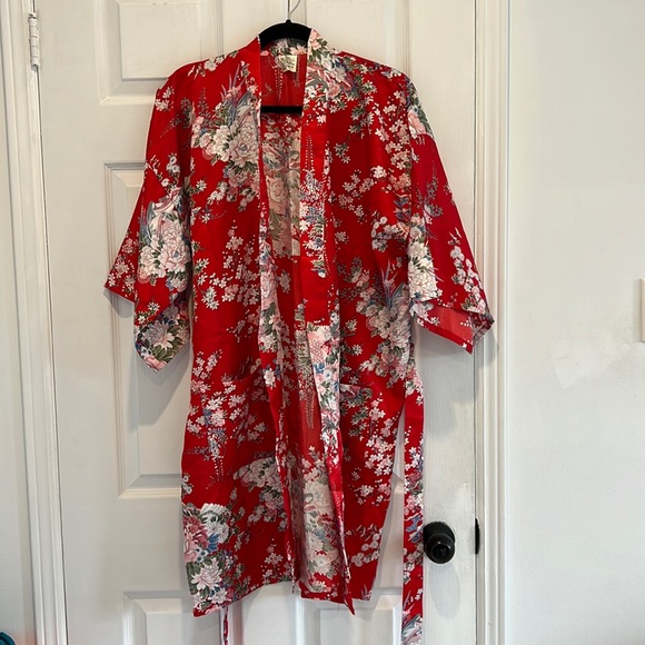 Kimono - Picture 1 of 3